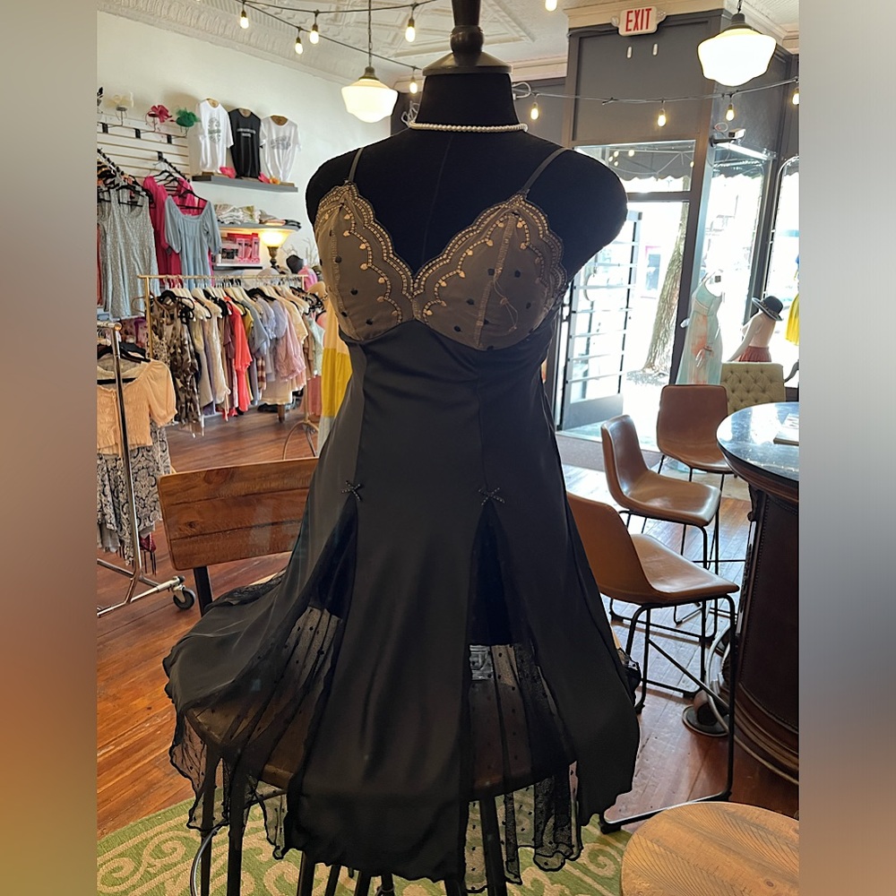 Exquisite Lingerie - silky, black lace with delicate detail at the bodice. NEW